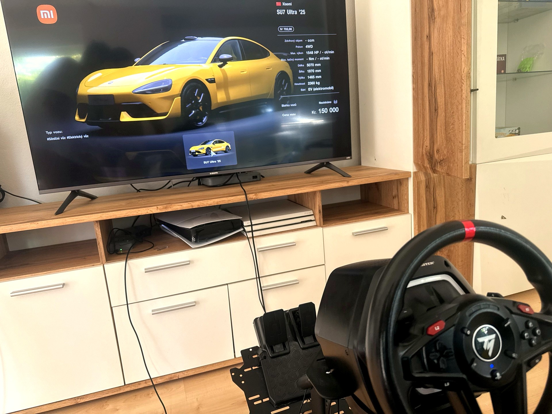 Závodní kokpit — PS5, volant s pedály a Gran Turismo
