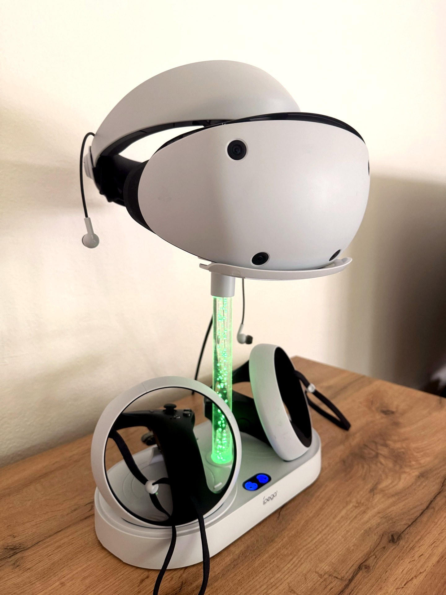 VR headset PlayStation VR2 připravený ke hře